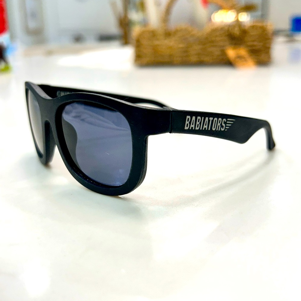 Babiators Aviators Ages 0-2 EUC